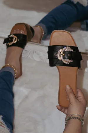 Dubai - Women's Embellished Slip-On Sandals, Stylish Hardware Details, Lightweight Summer Footwear, Perfect for Casual or Dressy Outings