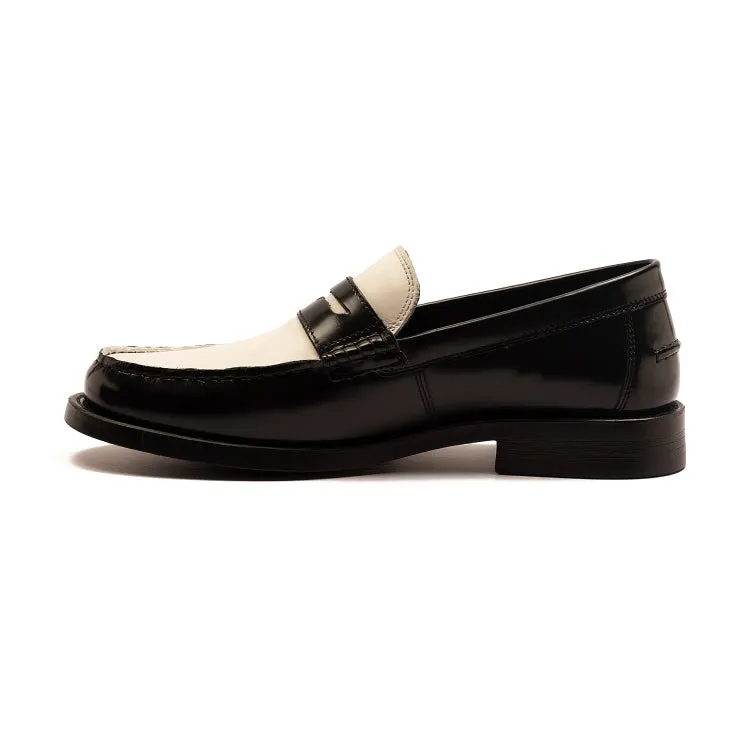 monro-black-white