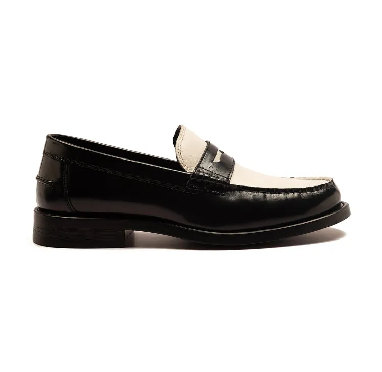 monro-black-white
