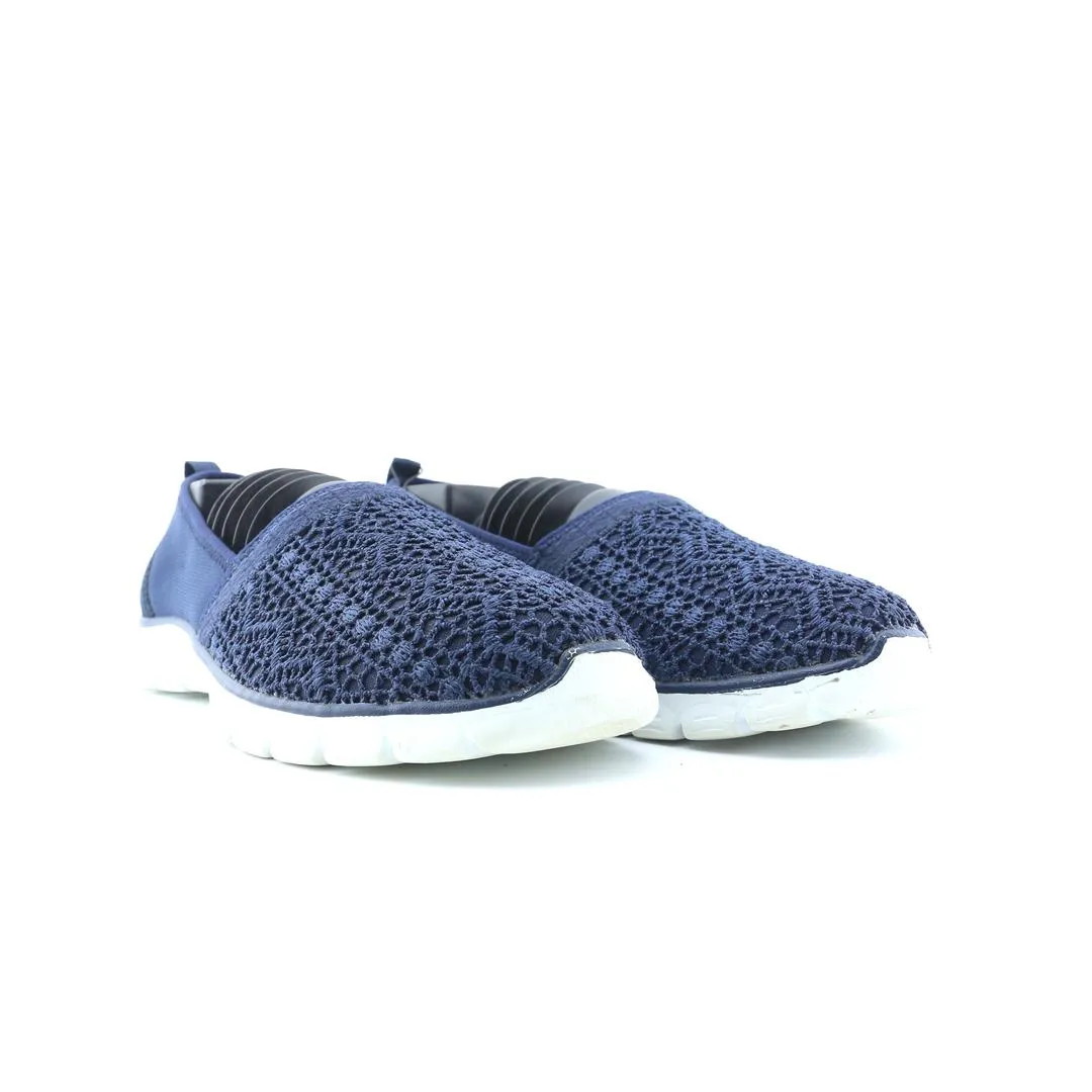 SKECHERS MEMORY FOAM
