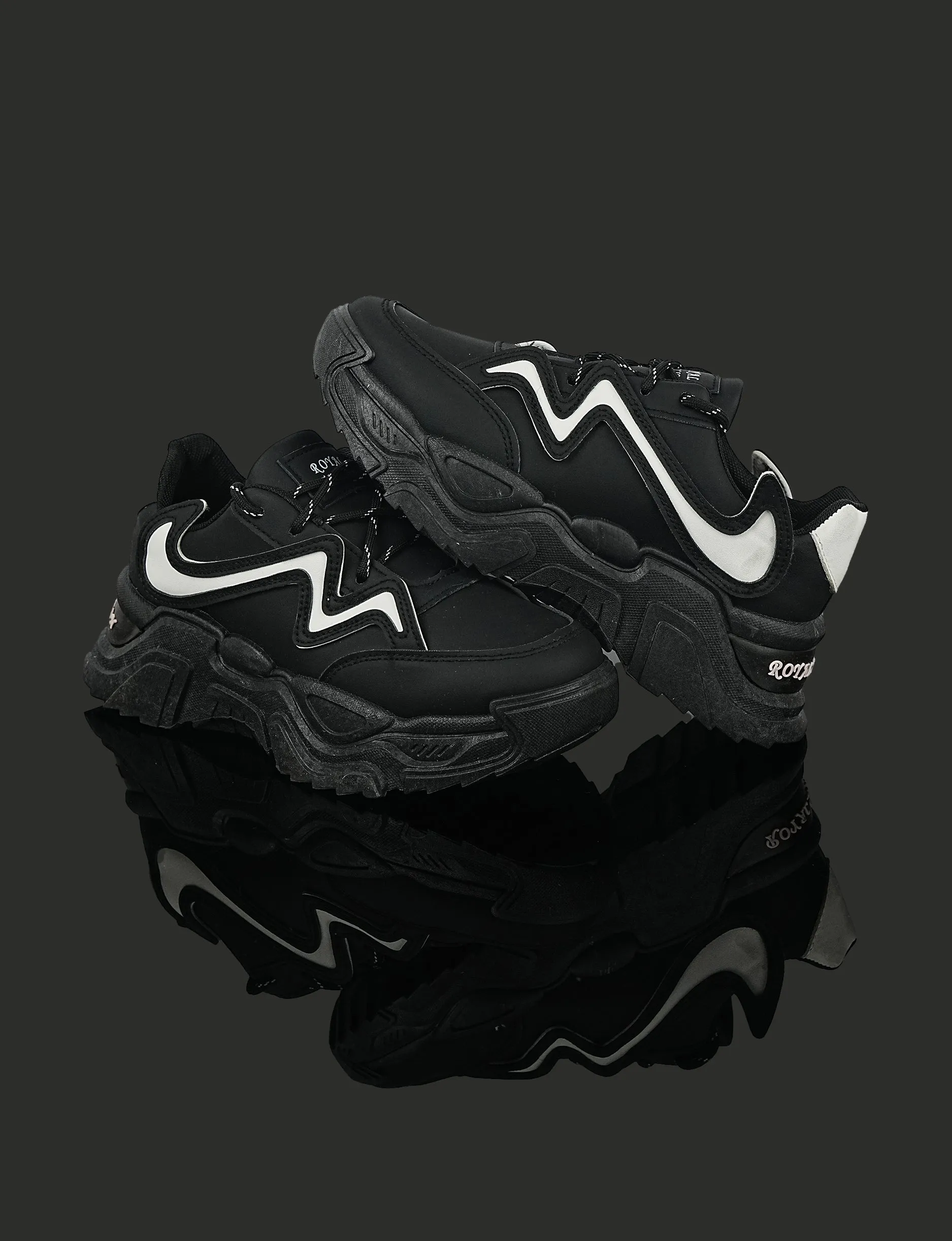 Women high sole chunky sneakers