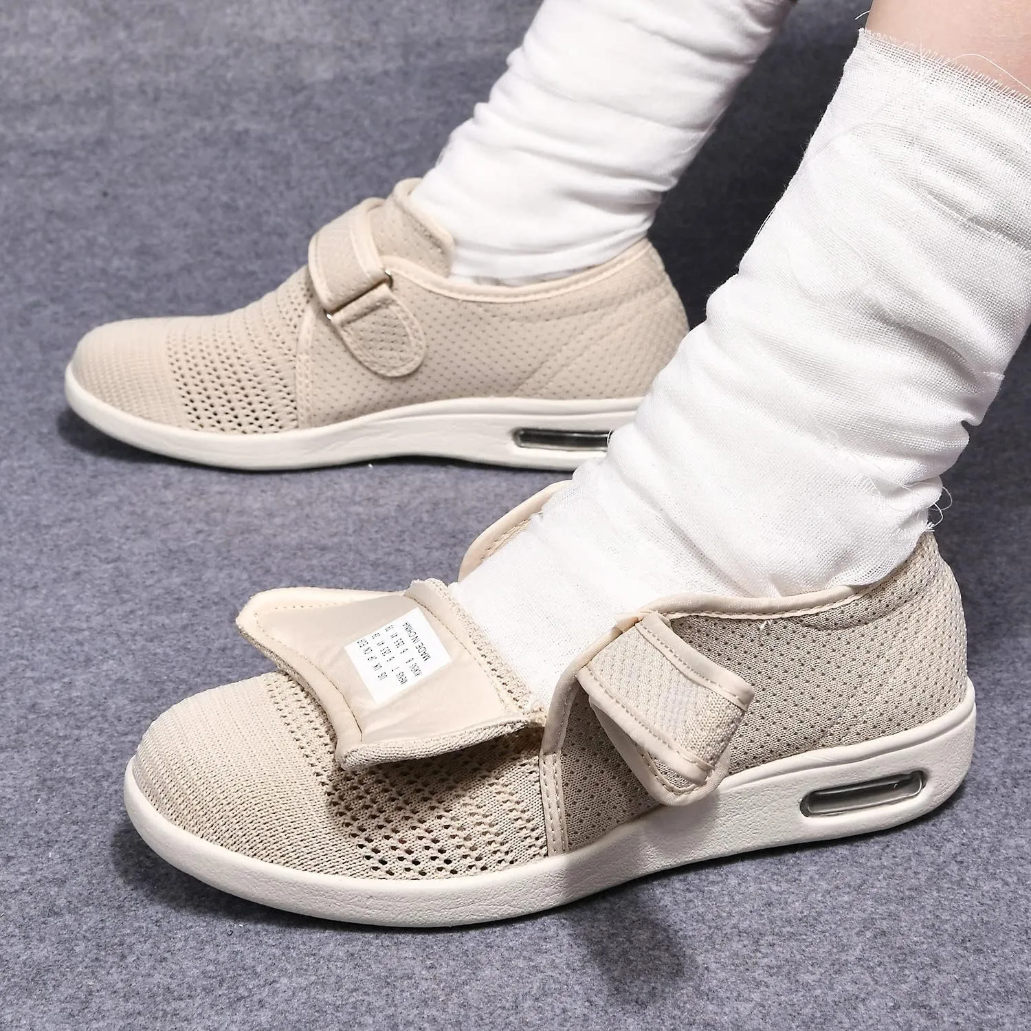 Women's Lightweight Diabetic Shoes Elderly Shoes Breathable Wide Walking Shoes Foot Swollen Shoes Non-Slip widening