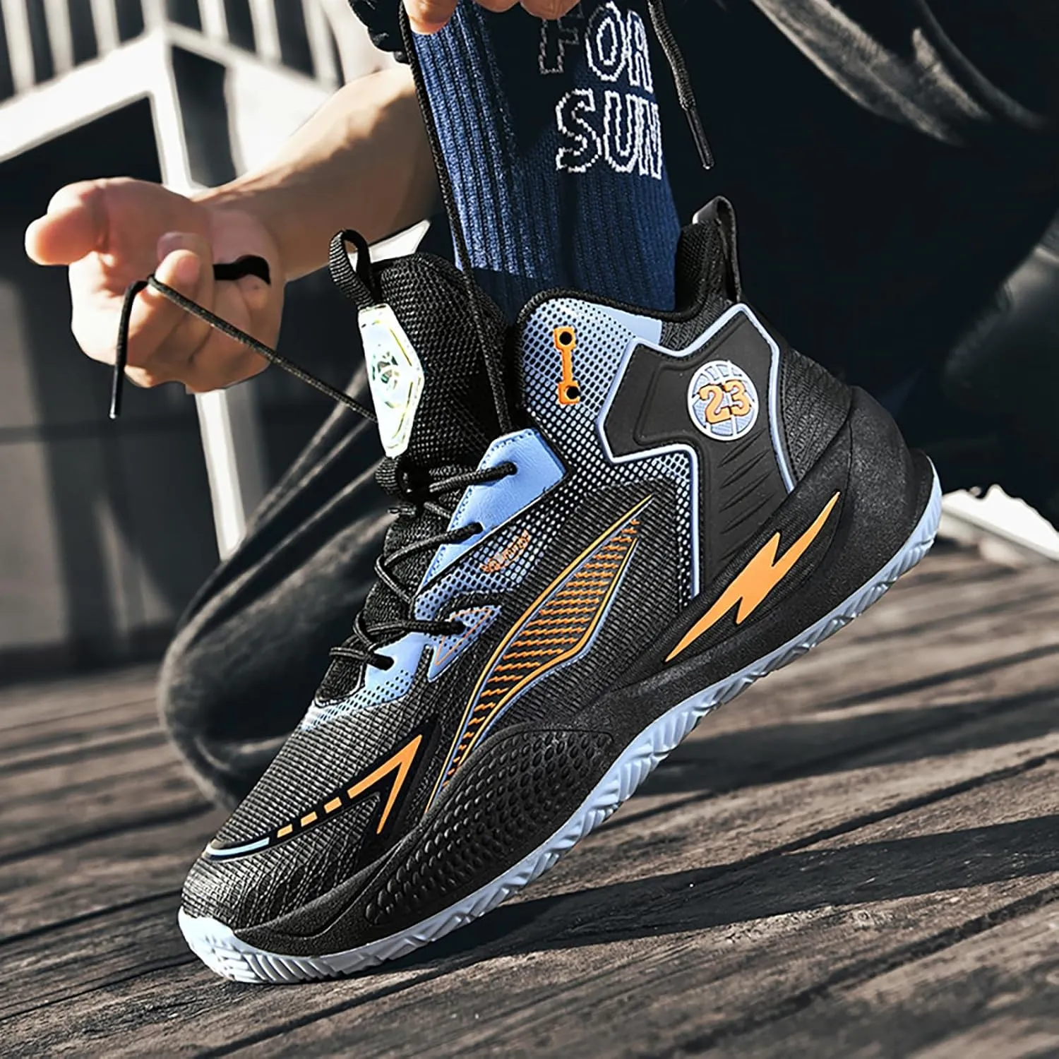 Women's Men's High-Top Basketball Shoes Breathable Anti-Slip and Wear-Resistant Soles Running Shoes Graffiti Design Fashionable Sports Shoes