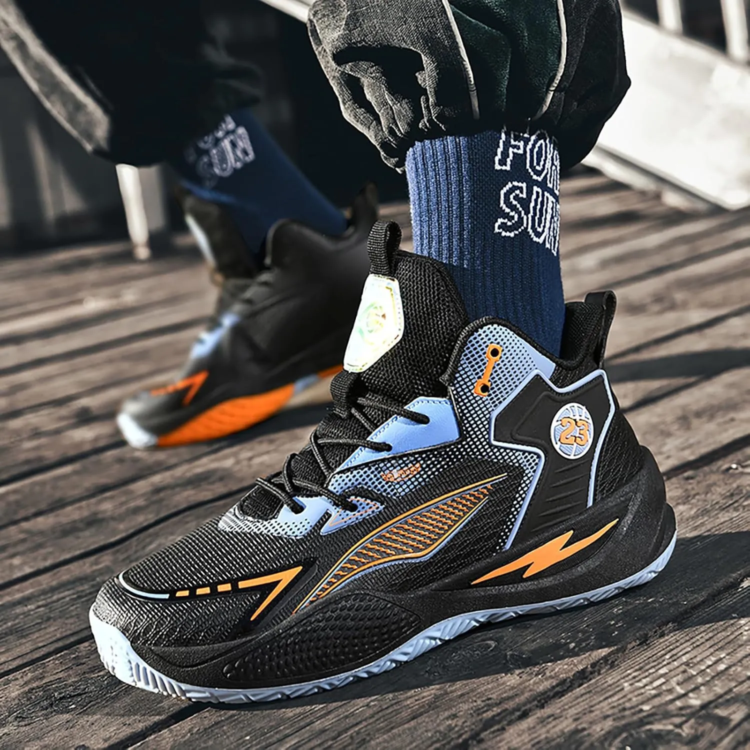 Women's Men's High-Top Basketball Shoes Breathable Anti-Slip and Wear-Resistant Soles Running Shoes Graffiti Design Fashionable Sports Shoes
